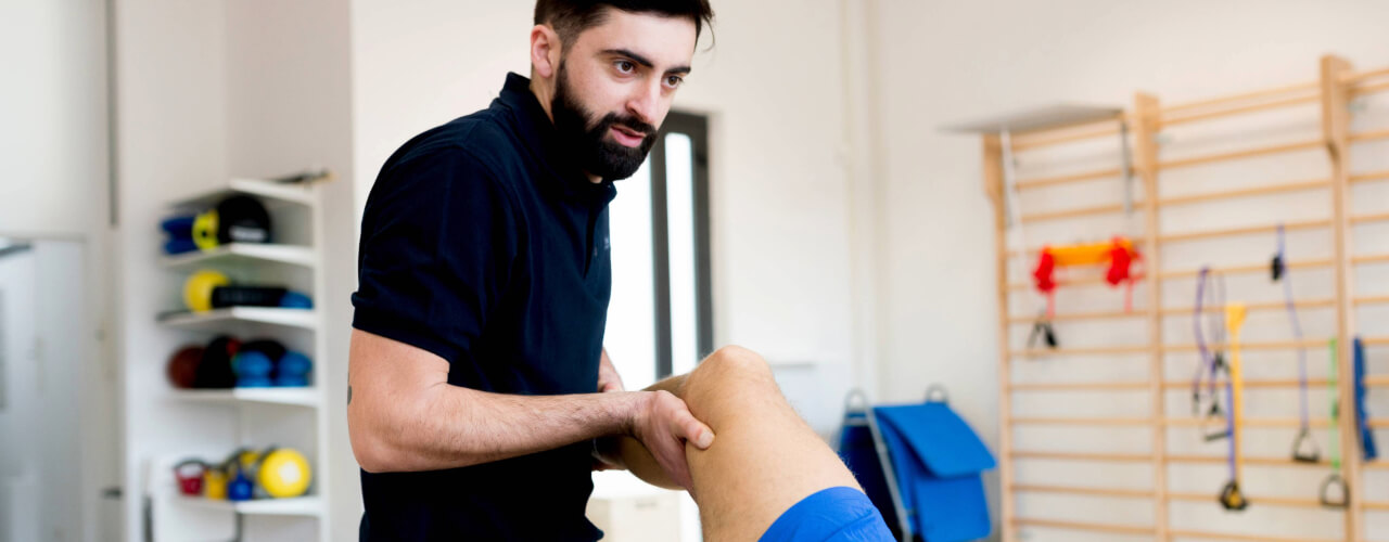 Empowering Your Knees: Physical Therapy for Long-Term Pain Relief